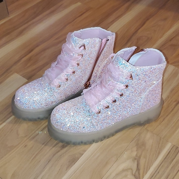 🦄 NWOB Fairy Dust Sparkle YRU Sneakers 💕 - Picture 4 of 6